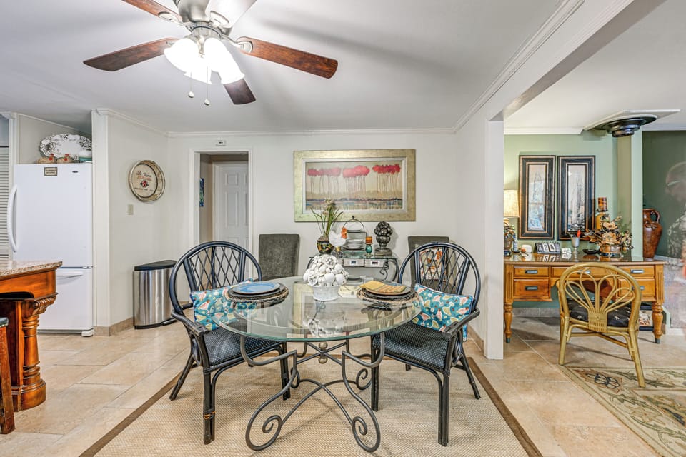 Dining Area | Dishware & Flatware