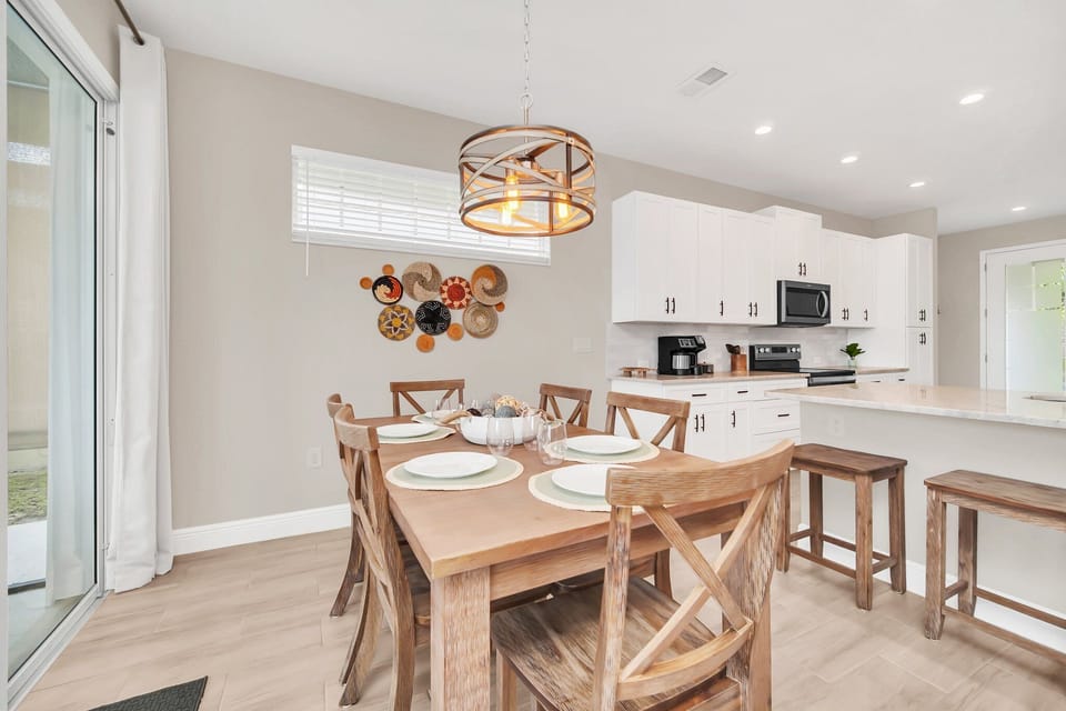 Dining Room Seating for 6

