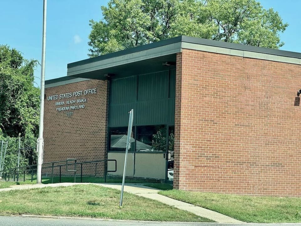 Post Office nearby
