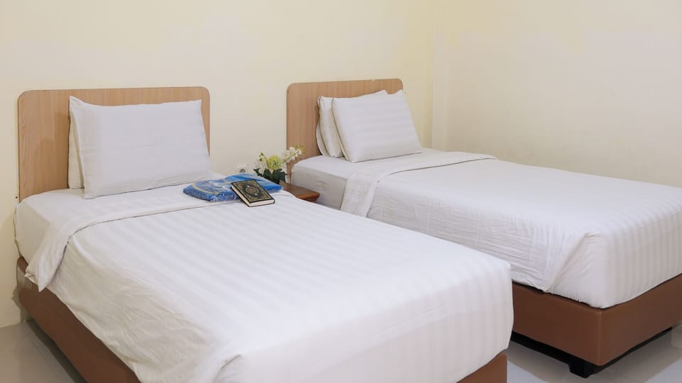 WiFi (free), bed sheets