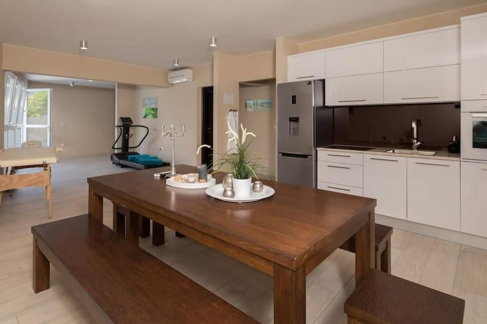 Villa, 4 Bedrooms, Smoking, Private Pool | Dining