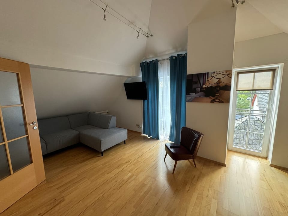 Classic Condo, 4 Bedrooms, Courtyard View | 4 bedrooms, free WiFi