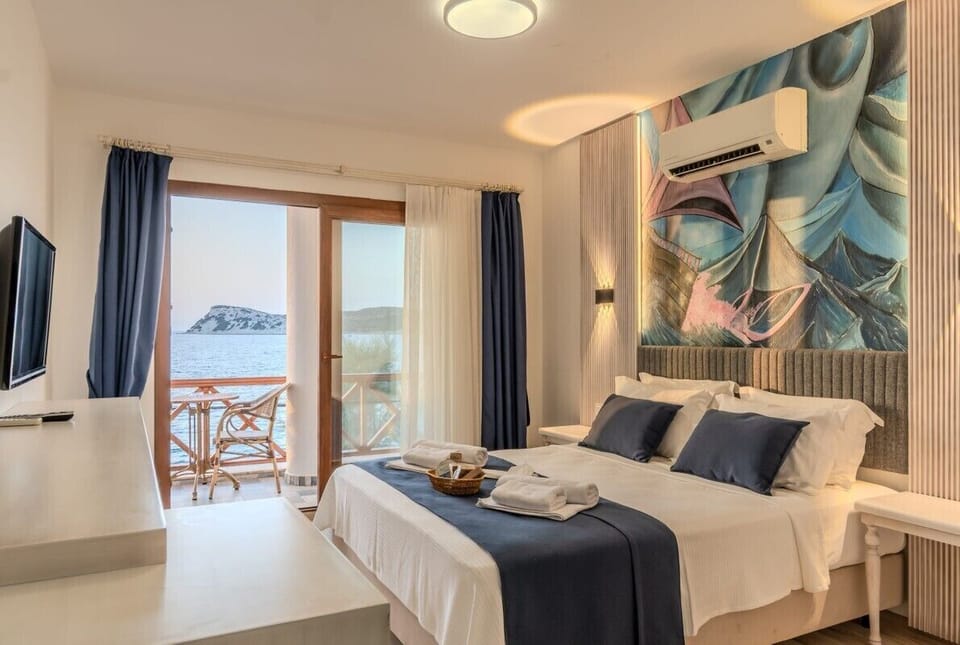 Standard Room | Premium bedding, iron/ironing board, free WiFi, bed sheets