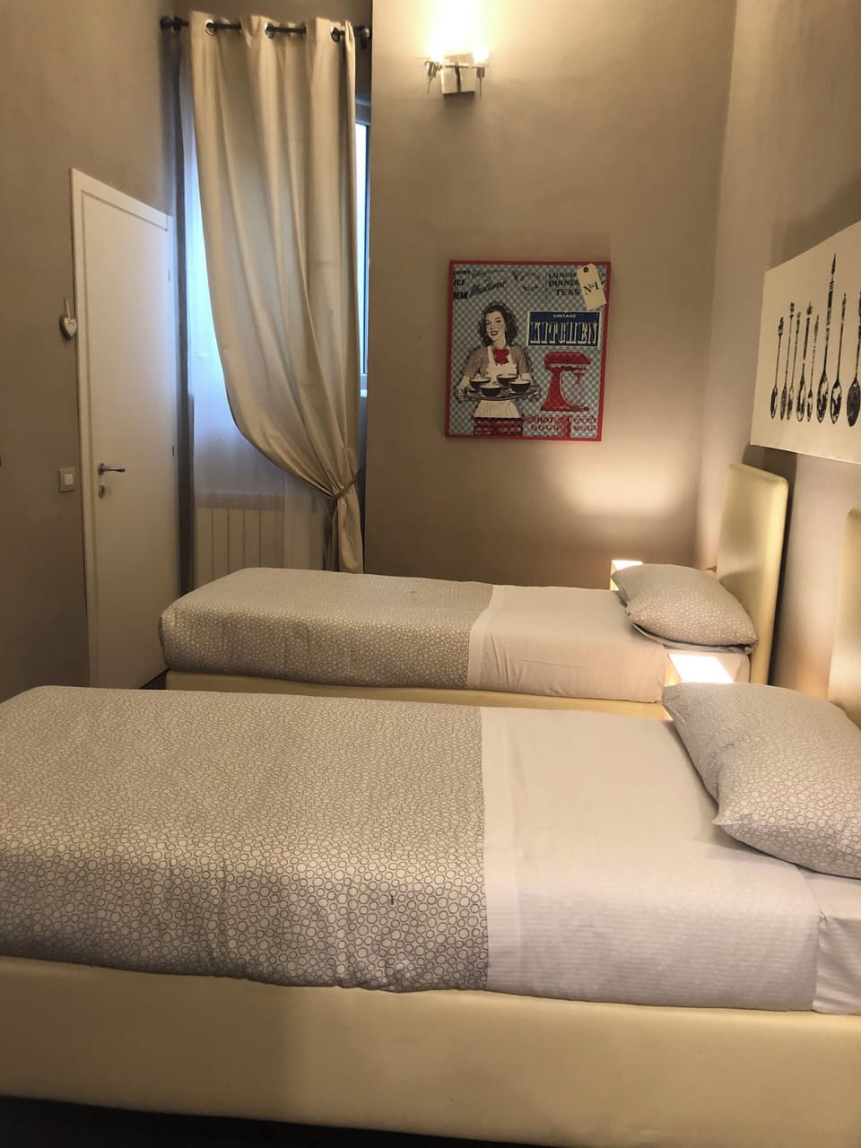 Twin Room | Desk, free WiFi