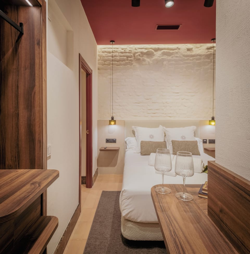 Deluxe Double Room | Down comforters, memory foam beds, minibar, in-room safe
