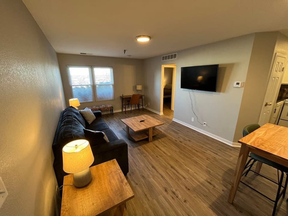 Discover easy living for your Omaha explorations.