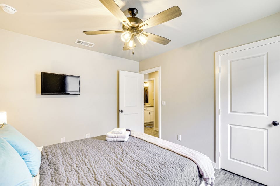 House (3 Bedrooms) | Interior