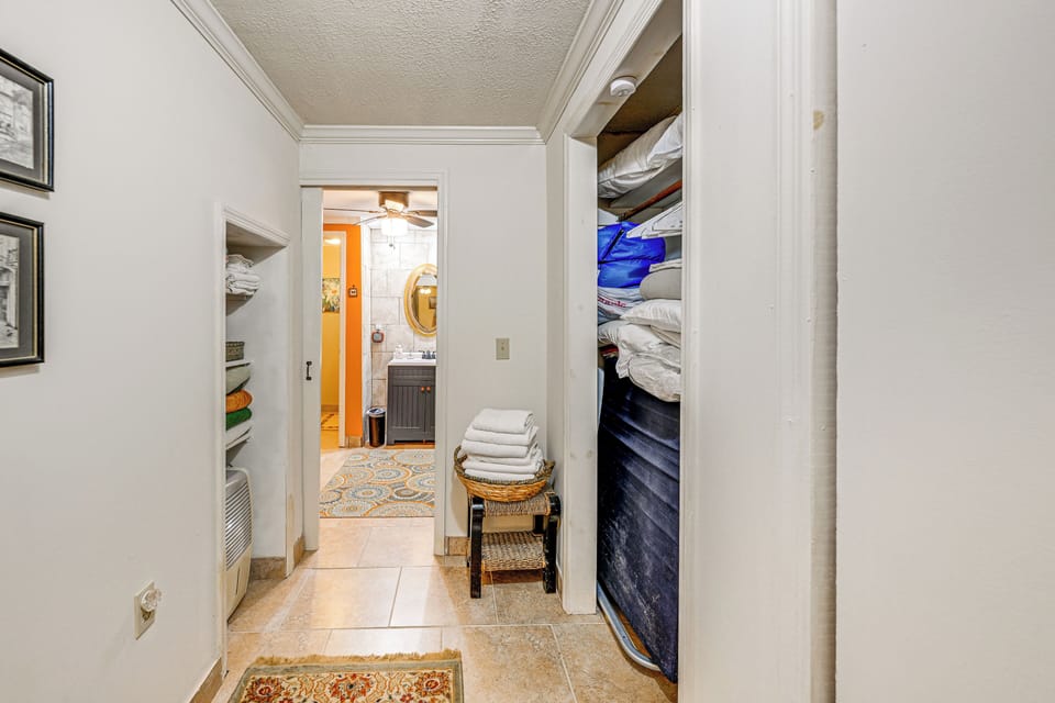 Apartment (1 Bedroom) | Interior