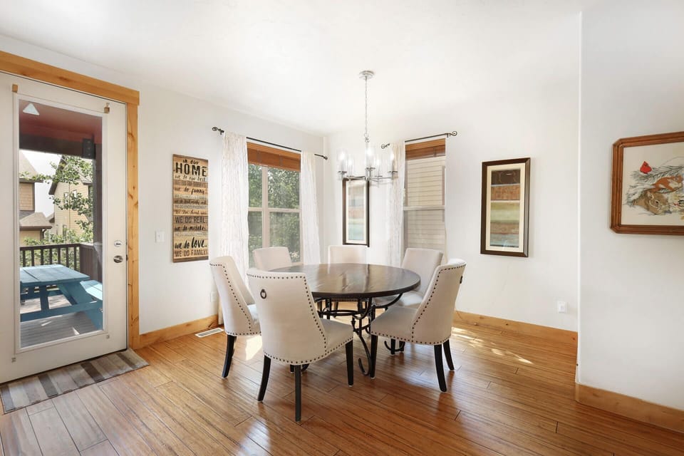 Bear Hollow Village 5661 by Moose Management