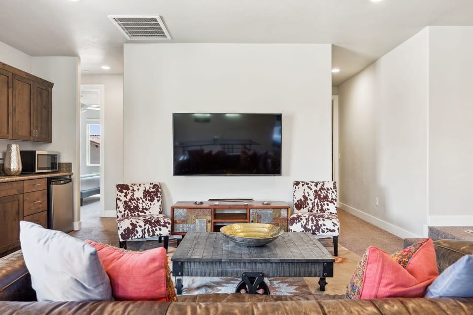 House, Multiple Bedrooms | Living area | Smart TV
