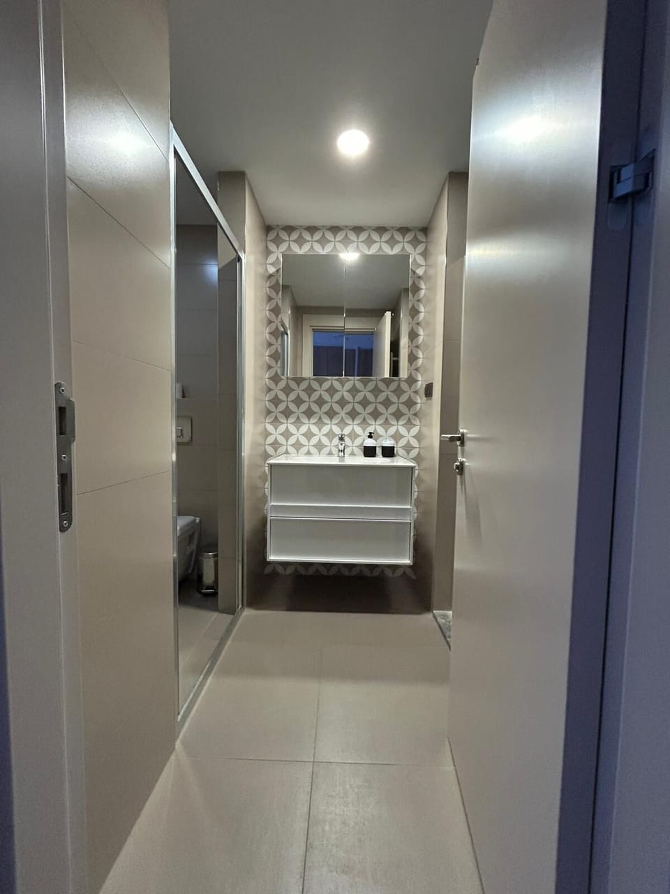 Family Triple Room | Bathroom | Shower, hair dryer, towels, soap