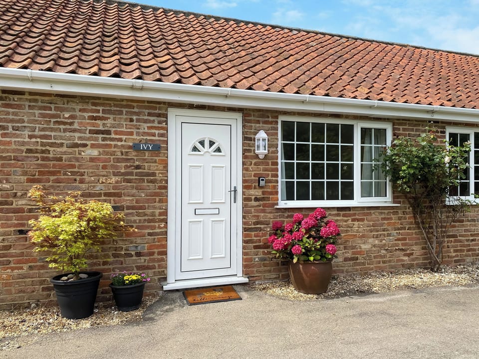 Exterior | Ivy - The Hollies Country Cottages, Burgh Le Marsh