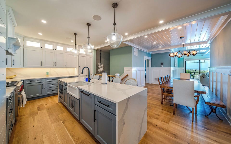 Wide kitchen area and dining area
