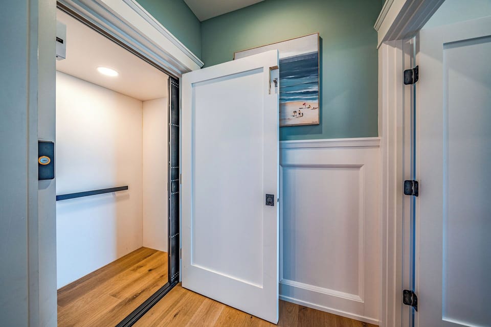 Entrance from the elevator
