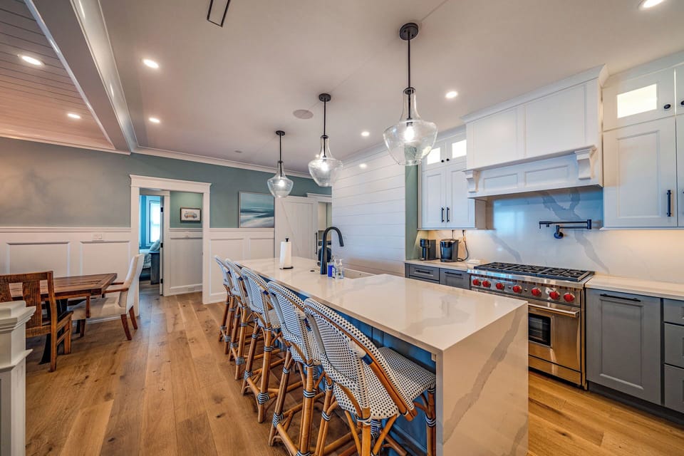 Kitchen island which can seat up to five
