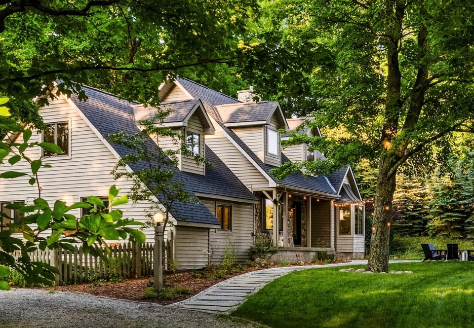 0_Allium Hill House exterior - luxury vineyard estate