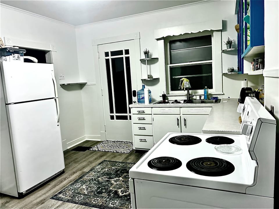 This kitchen is roomy enough for a few cooks.