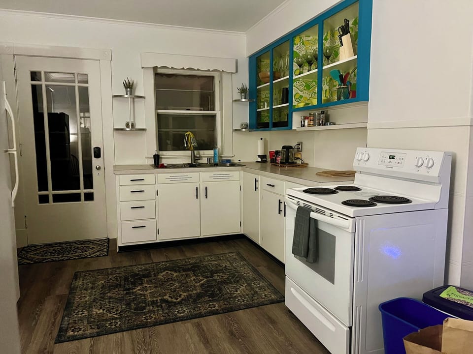 Lots of space in this roomy kitchen.