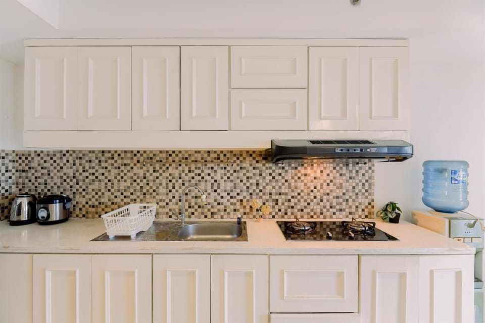 Studio | Private kitchen | Fridge, stovetop, electric kettle, rice cooker