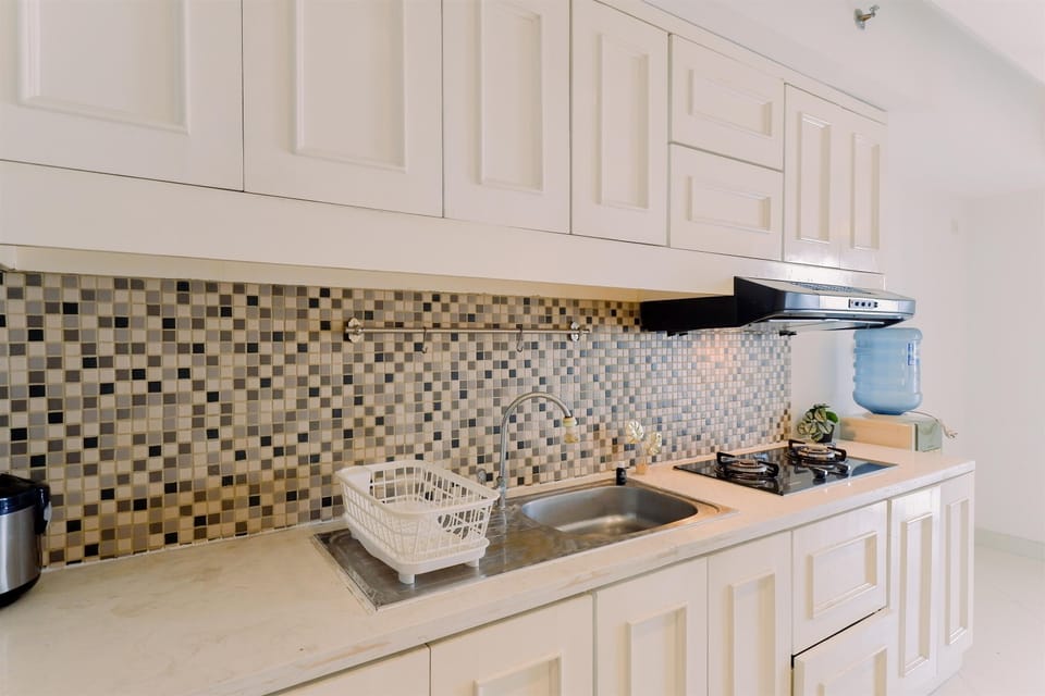 Studio | Private kitchen | Fridge, stovetop, electric kettle, rice cooker