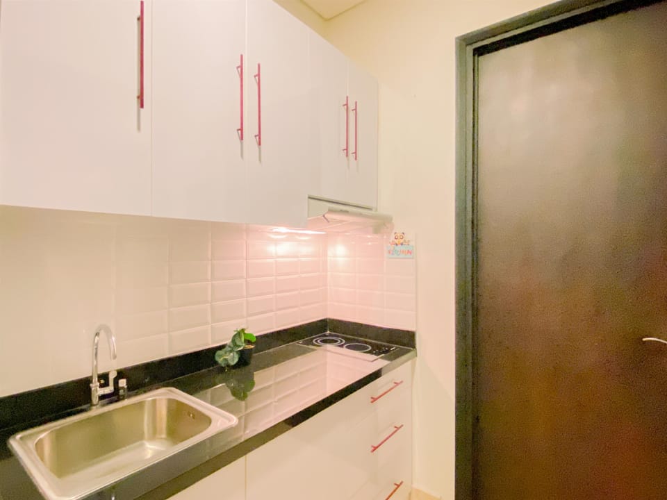 Apartment | Private kitchen | Fridge, stovetop, electric kettle, rice cooker