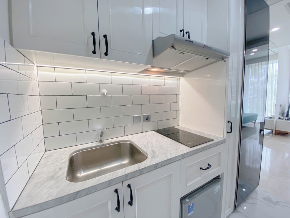 Studio | Private kitchen | Fridge, stovetop, rice cooker
