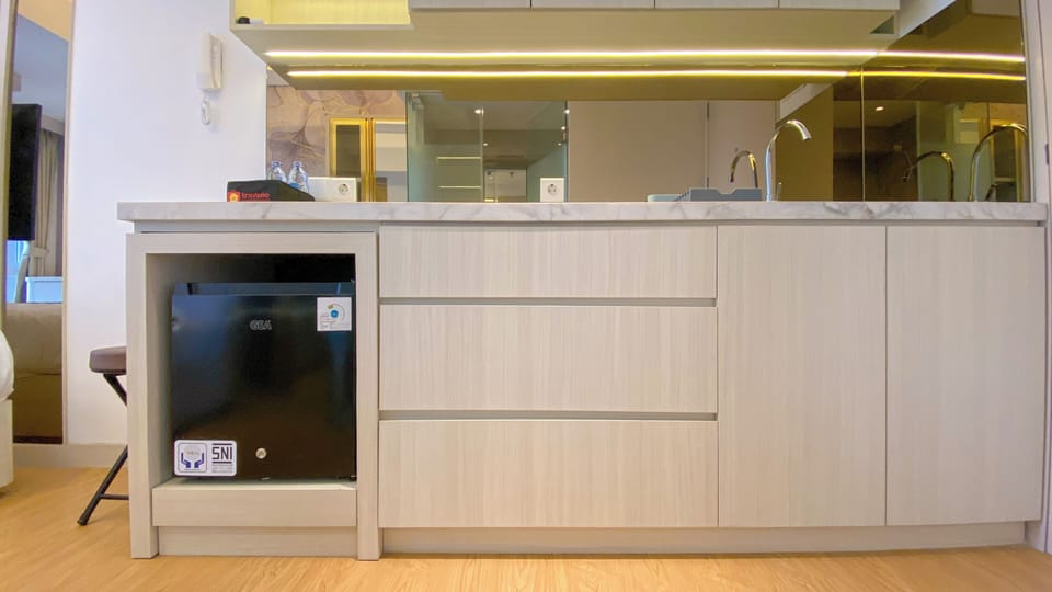 Studio | Private kitchen | Fridge, stovetop, electric kettle, rice cooker