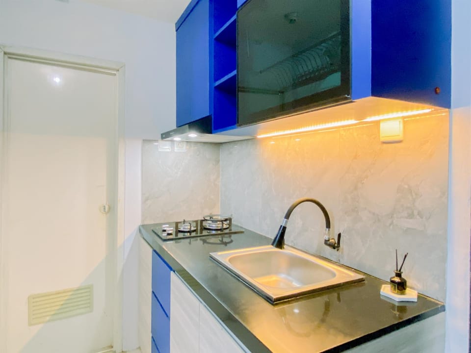 Apartment | Private kitchen | Fridge, stovetop, rice cooker