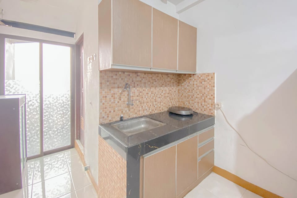 Apartment | Private kitchen | Fridge, stovetop, rice cooker