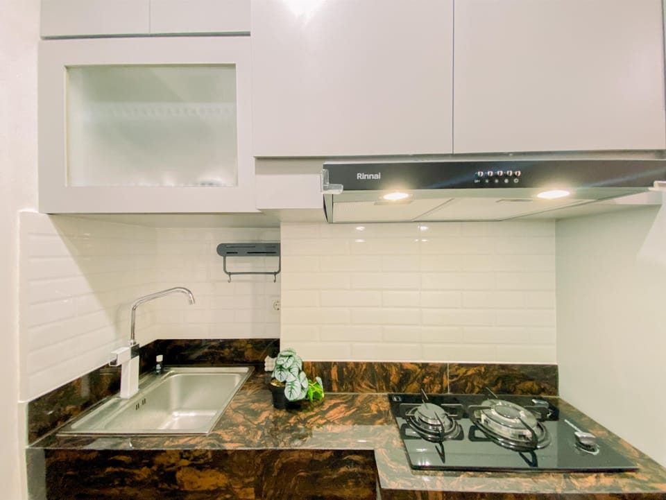 Studio | Private kitchen | Fridge, stovetop, electric kettle, rice cooker