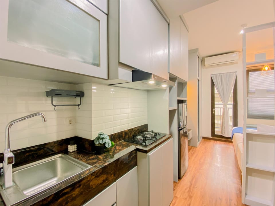 Studio | Private kitchen | Fridge, stovetop, electric kettle, rice cooker