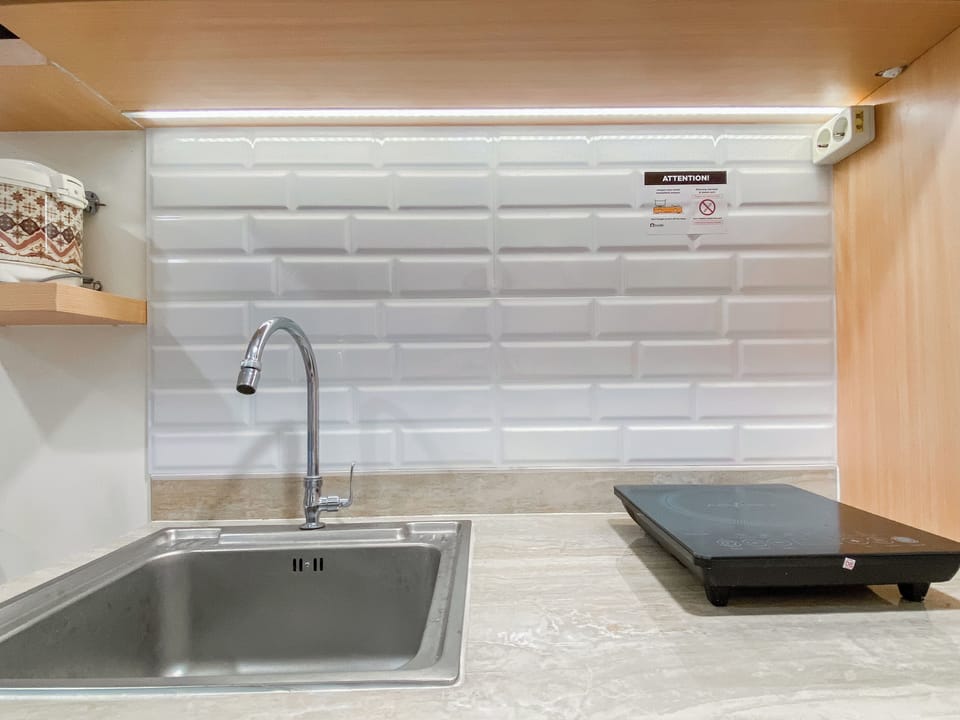 Apartment | Private kitchen | Fridge, stovetop, rice cooker, dining tables