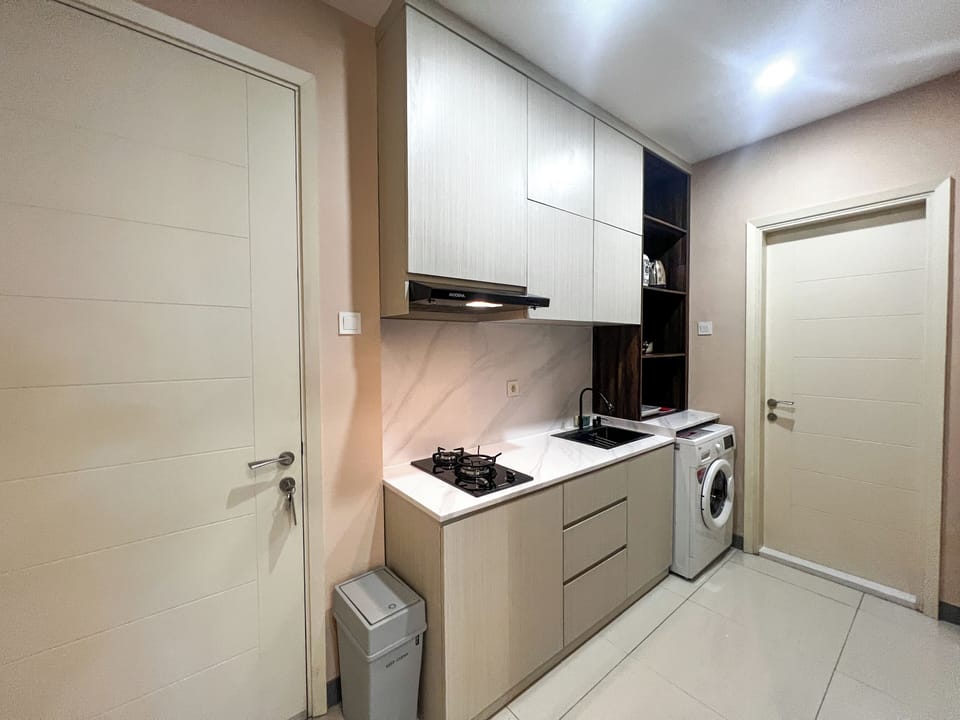 Apartment | Private kitchen | Fridge, stovetop, rice cooker