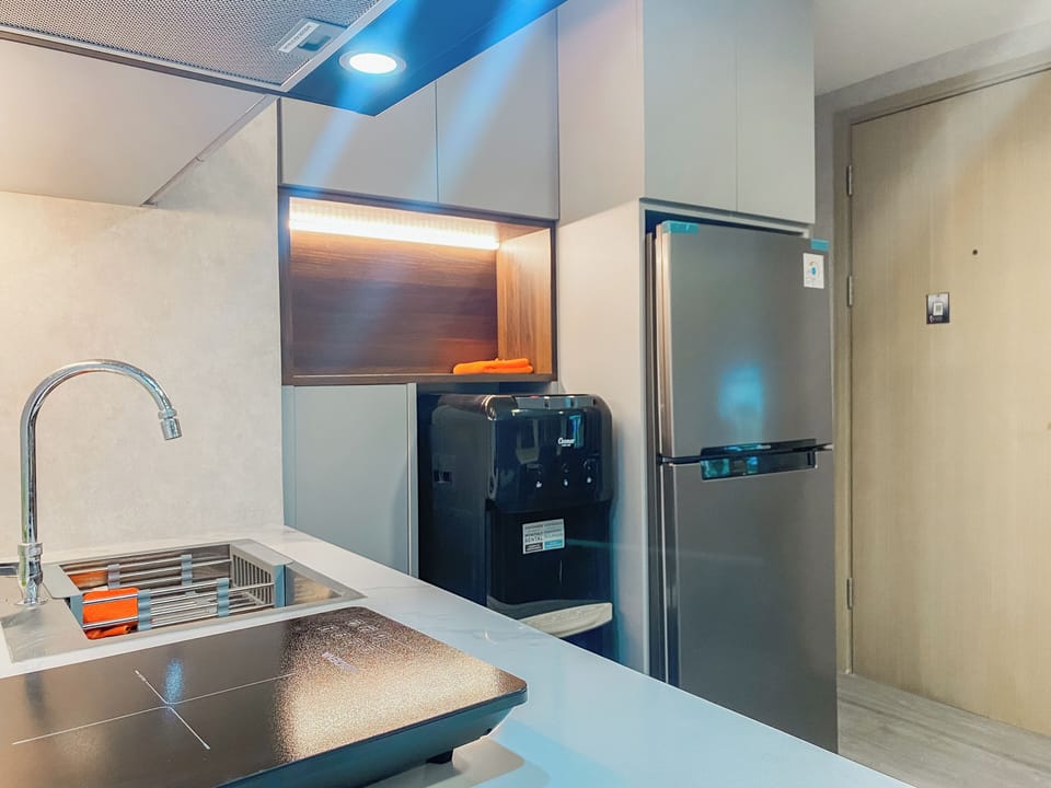 Apartment | Private kitchen | Fridge, stovetop, rice cooker, dining tables