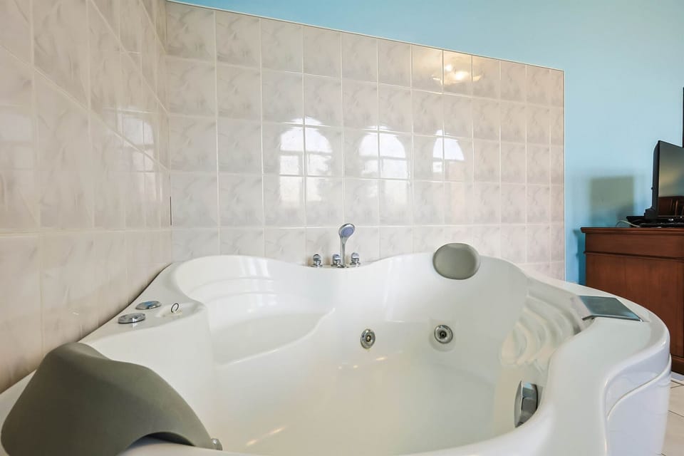 Deluxe Double Room | Free WiFi, bed sheets