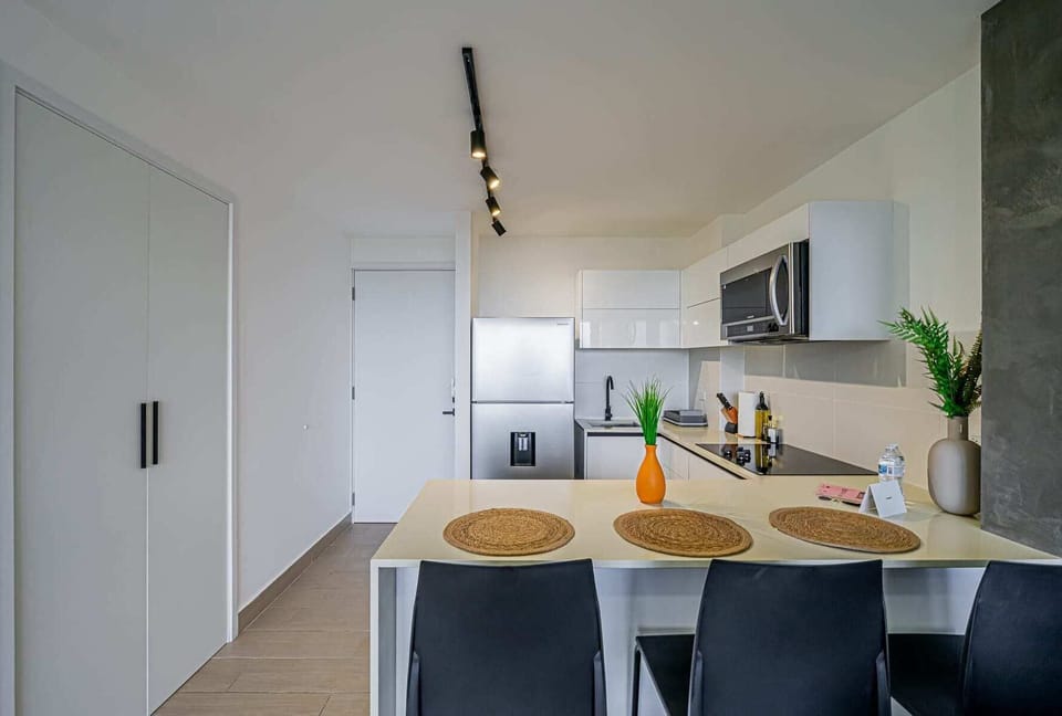 Kitchen bar