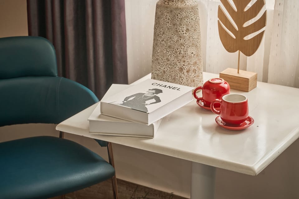 Deluxe Room, 1 Queen Bed, Non Smoking, City View | Desk, soundproofing, free WiFi, bed sheets