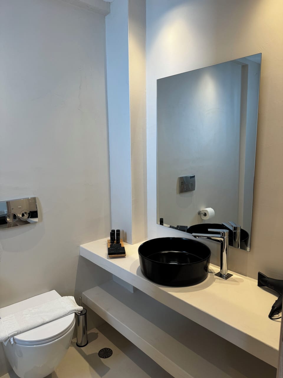 Double Room, 1 Queen Bed | Bathroom | Shower, hair dryer, slippers, towels
