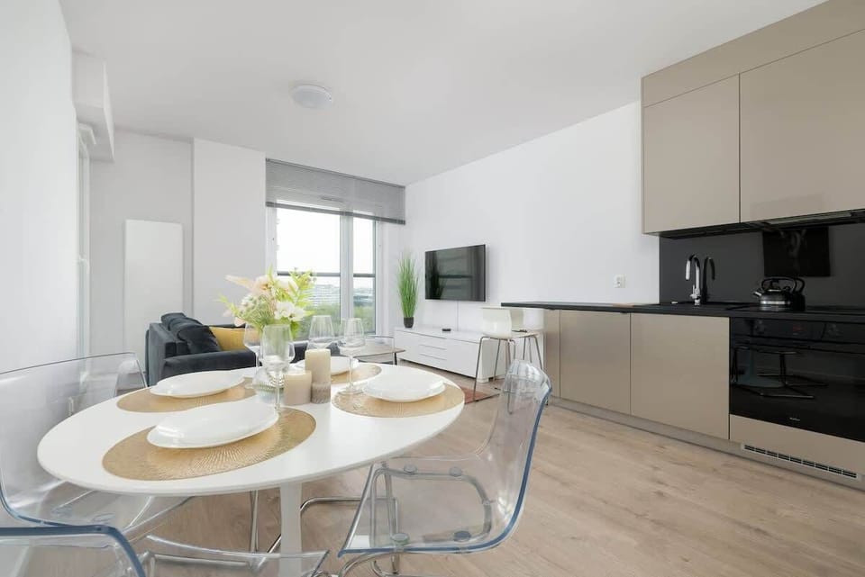 Fully equipped kitchenette with dining area.