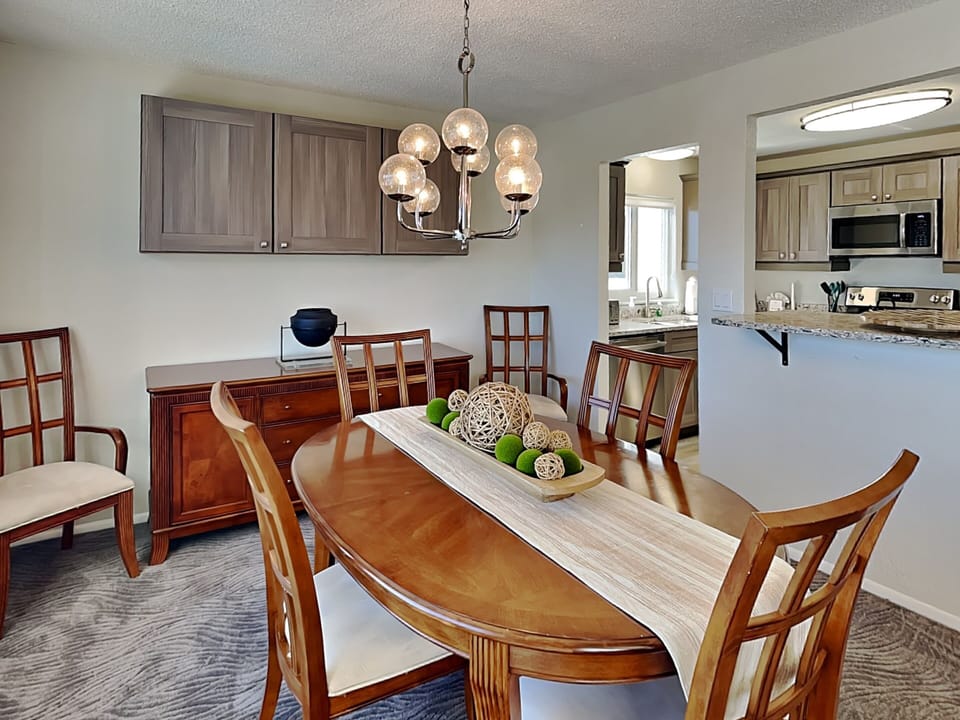 Dining Area - Table For Four
