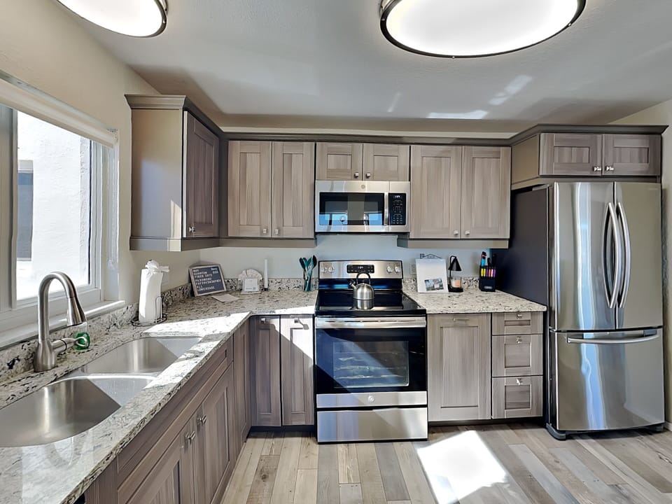 Kitchen - Fully Equipped Kitchen With Stainless Steel Appliances