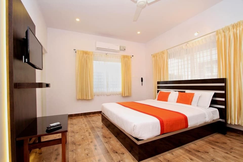 Executive Double Room, Garden View | Desk, WiFi (free)