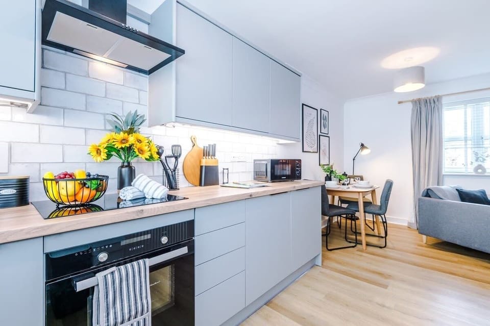 The open plan fully equipped kitchen has everything you need for a long or short stay in Crewe.