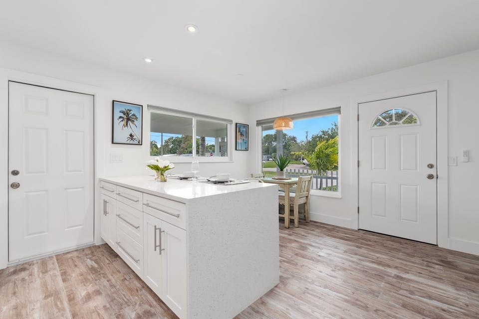 House, 2 Queen Beds, Patio, Garden View (Little Palm Cottage) | Interior