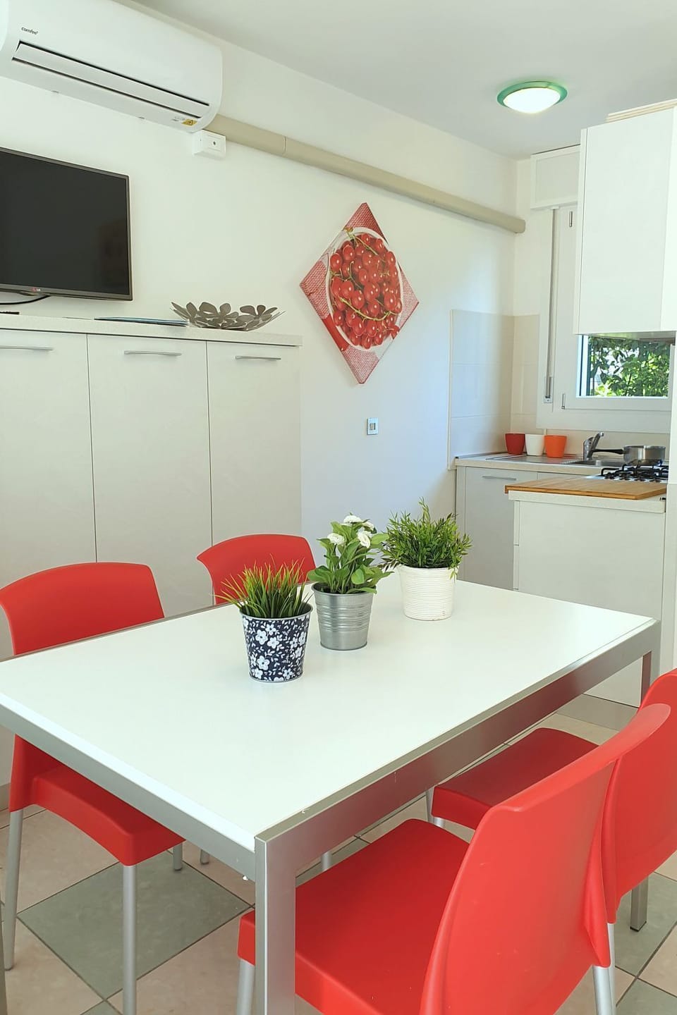 Kitchen / Dining Room