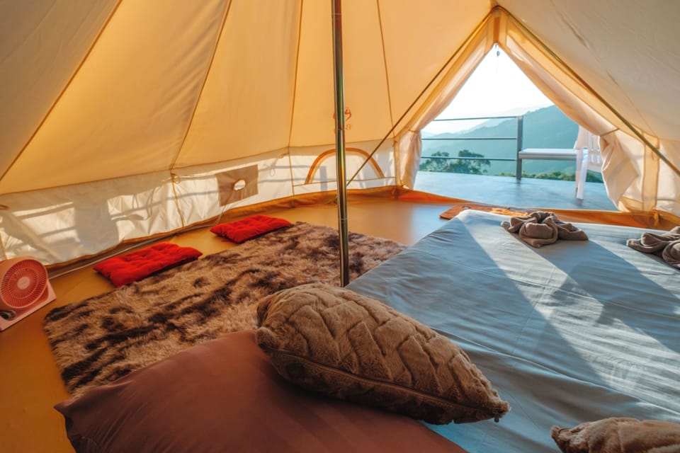 Deluxe Tent | Bed sheets