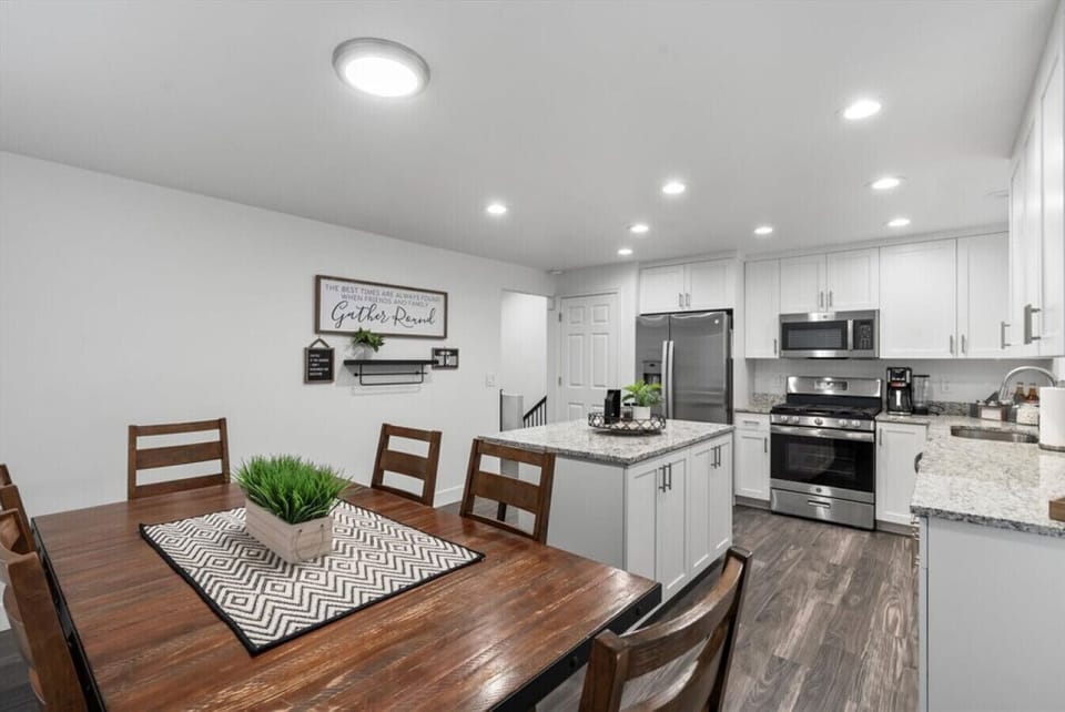 Full Kitchen