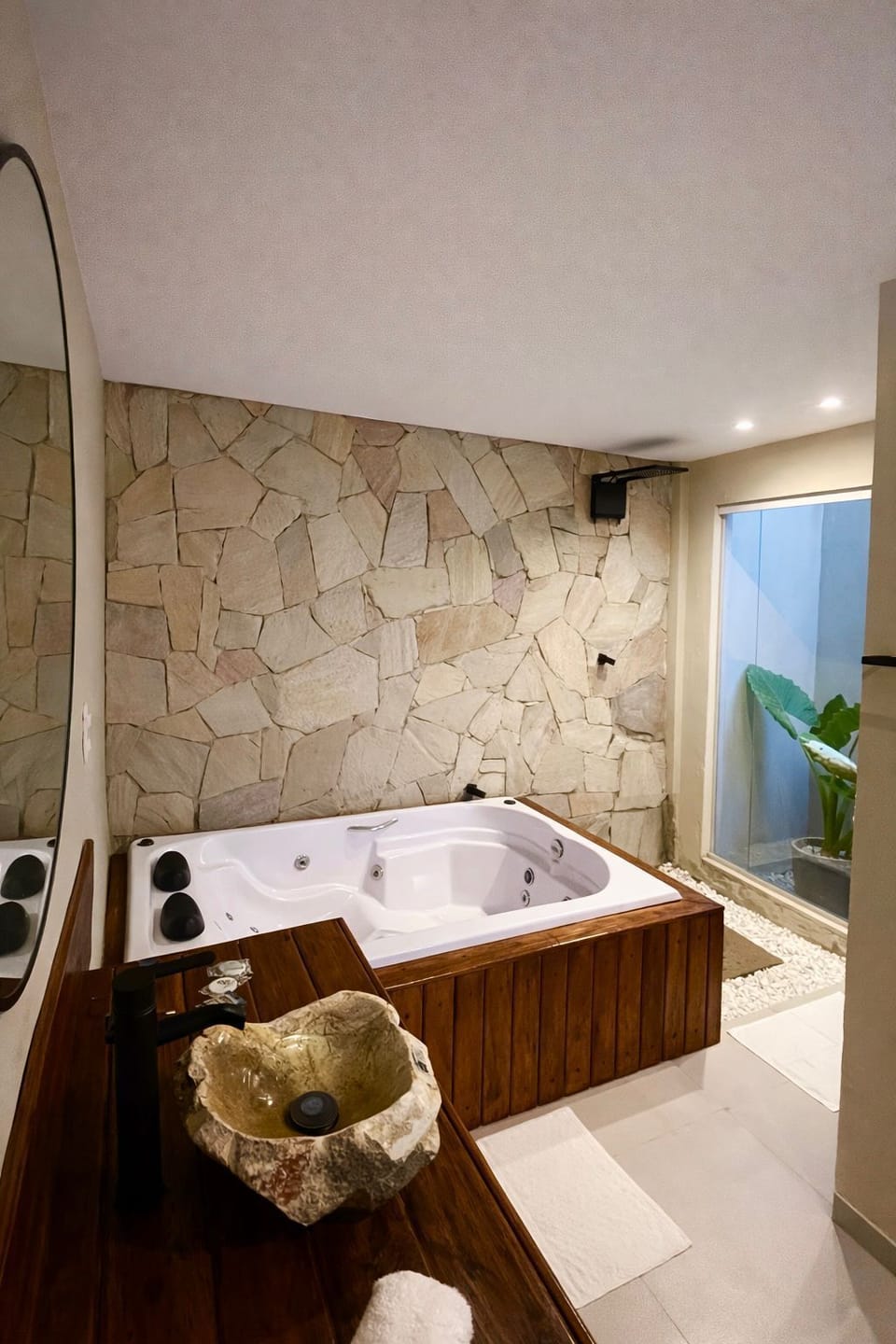 Executive Double Room | Bathroom | Hair dryer, soap, shampoo, toilet paper