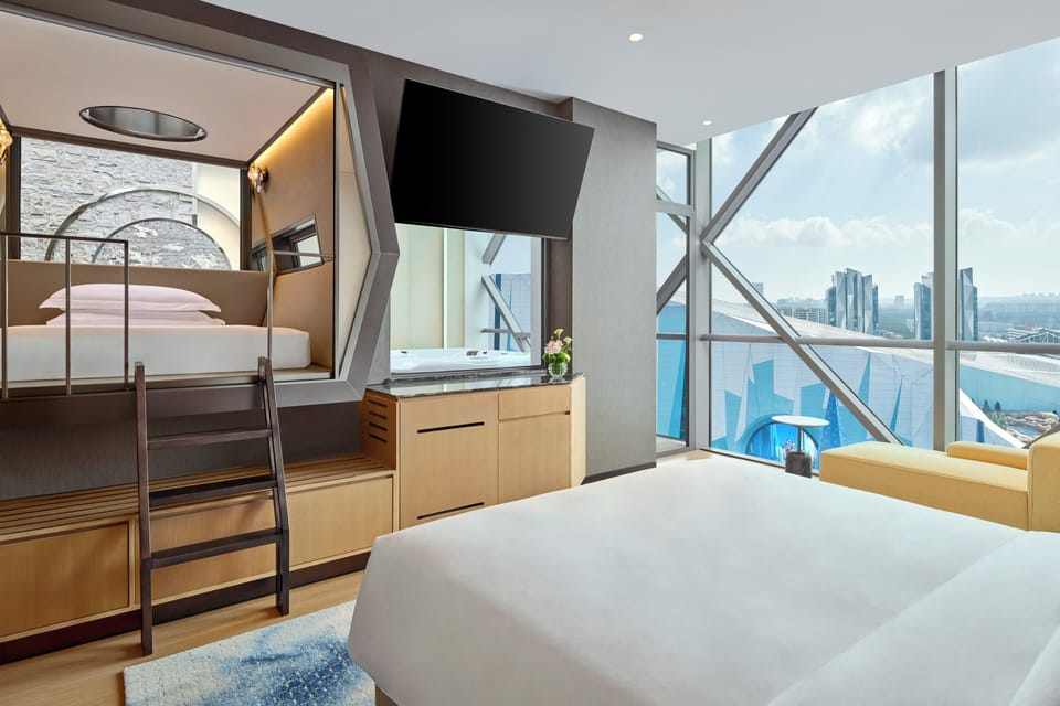 Standard Room, 1 King Bed (Kids Theme) | Down comforters, minibar, in-room safe, desk