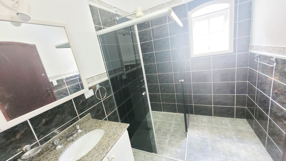 Comfort Twin Room | Bathroom | Shower, free toiletries, towels, soap
